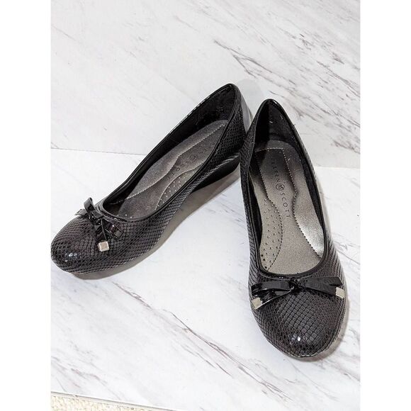 Karen Scott Women's Black Wedge Heels Size 7.5M - Picture 1 of 5